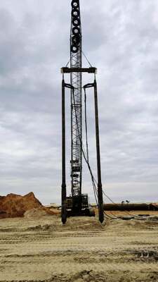 Équipement de vibration de sable de 100 kW pour l'amélioration du sol et la construction de colonnes de pierre